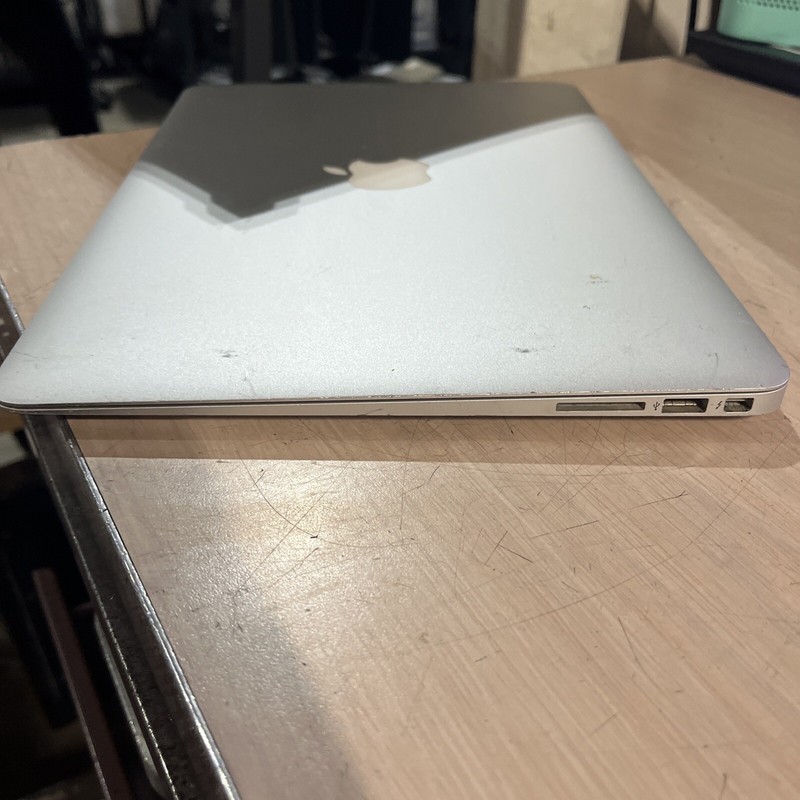 MACBOOK PRO 13" 2015 1.6GHZ CORE I5-5250U 8GB RAM NO HD gallery