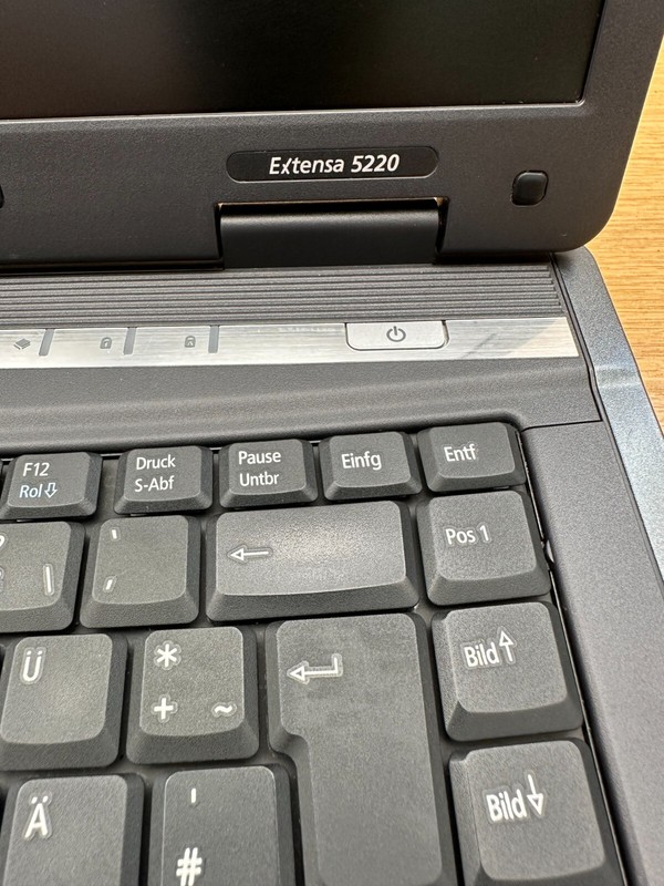 Acer Extensa 5220 @ 15.4 '' Intel Celeron 1.73GHz 80GB HDD 2GB RAM Laptop gallery