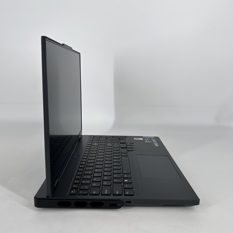 Lenovo Legion Pro 7i Gen 8 16 240Hz QHD+ 2.2GHz i9-13900HX 32GB 1TB SSD RTX 4080 gallery