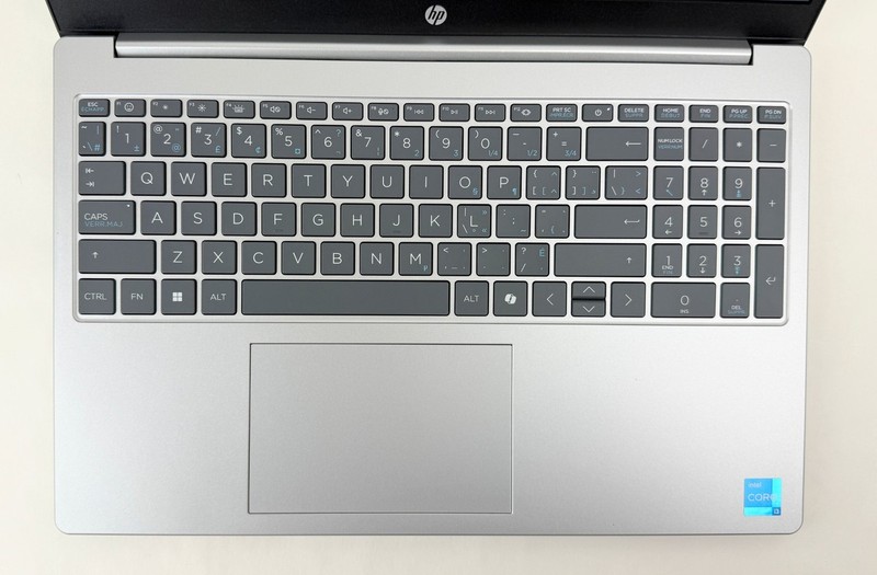 HP 15-fd0083ca 15.6" FHD Touch i3-1315U 16GB 512GB SSD W11H gallery