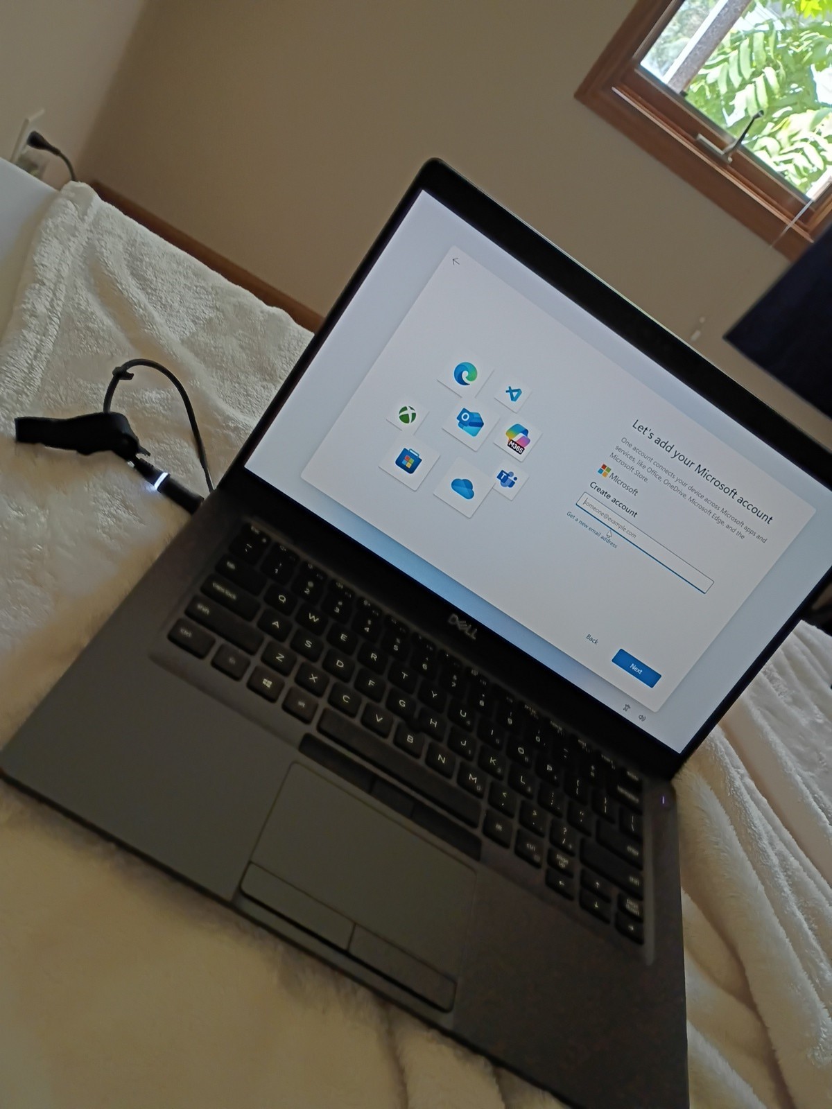 brand new laptop values at 1000 but selling for 500 dollars touchscreen gallery