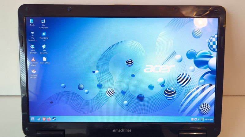 "Constitution" (eMachines E627) Athlon 64 X2 TK-42 4GB RAM 500GB SSHD Q4OS gallery
