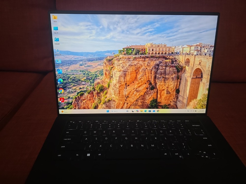 Dell XPS 15 9520 **READ Description**