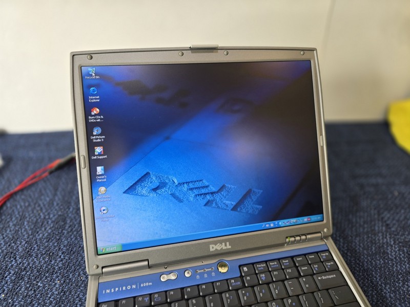 Dell Inspiron 600m Laptop Windows XP Intel M 14" | No Pwr Cable | Read gallery