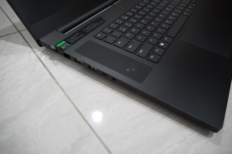 Razer Blade Pro 17 i7-10875H RTX 2080 Super Max-Q 16GB 512GB SSD RGB SD READ gallery