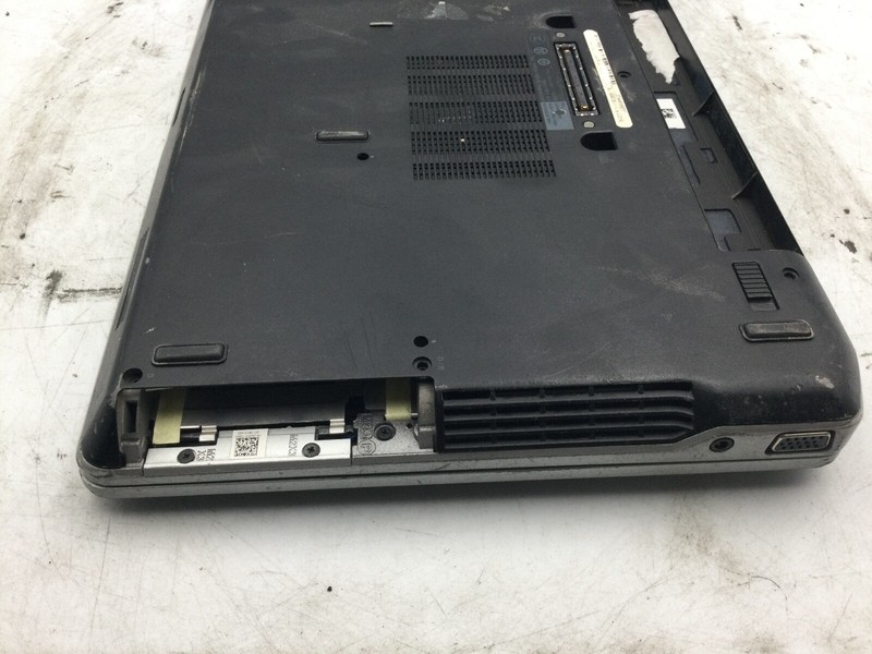 DELL LATITUDE E6330 - FOR PARTS - INTEL CORE I5 - NO RAM - NO KEYBOARD- READ -BB gallery