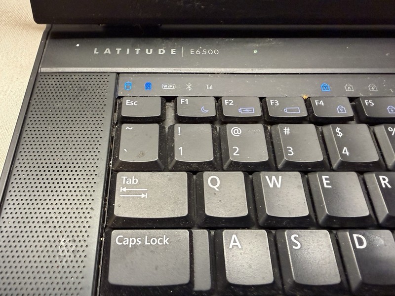 Dell Latitude E6500 Laptop Computer - Powers On ~ For Parts/Repair AS IS gallery