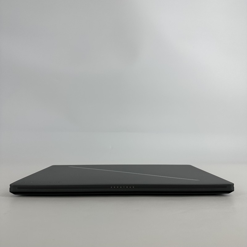 Asus ROG Zephyrus G16 GU605 QHD+ 2.5 GHz Ultra 9 185H 32GB 2TB SSD RTX 4080 gallery