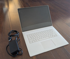 Microsoft Surface Book 2 15″ i7-8650U GTX 1060 16GB 512GB SSD Win11 Pro – GOOD