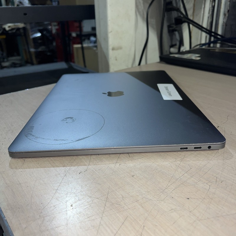APPLE MACBOOK PRO 15" TOUCH/MID-2017 CORE I7-7700HQ 2.8GHZ 16GB RAM 256SSD gallery