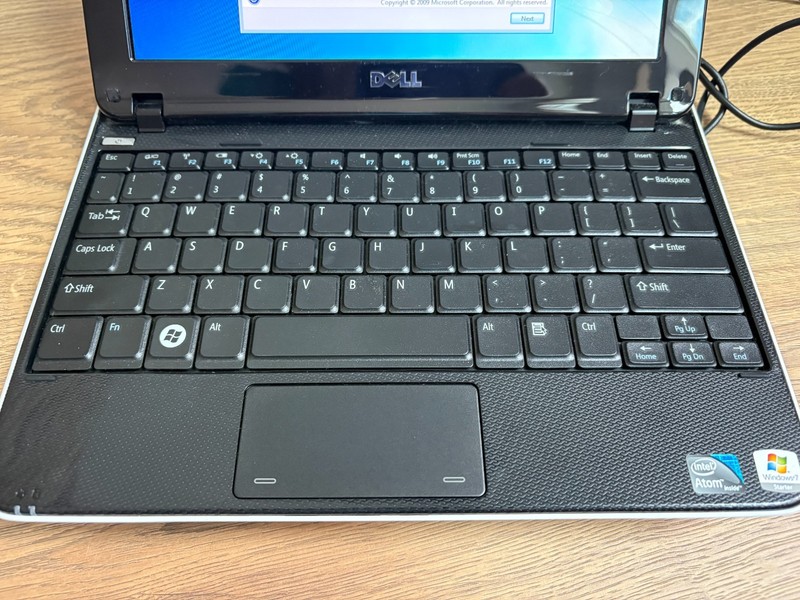 RARE DELL INSPIRION PINK MINI - EXCELLENT CONDITION W/POWER CORD - USED ONCE gallery
