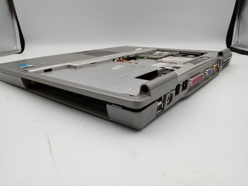 Dell Latitude D600 14" Laptop Intel Pentium - PARTS/REPAIR - BAD TOUCHPAD -RR gallery
