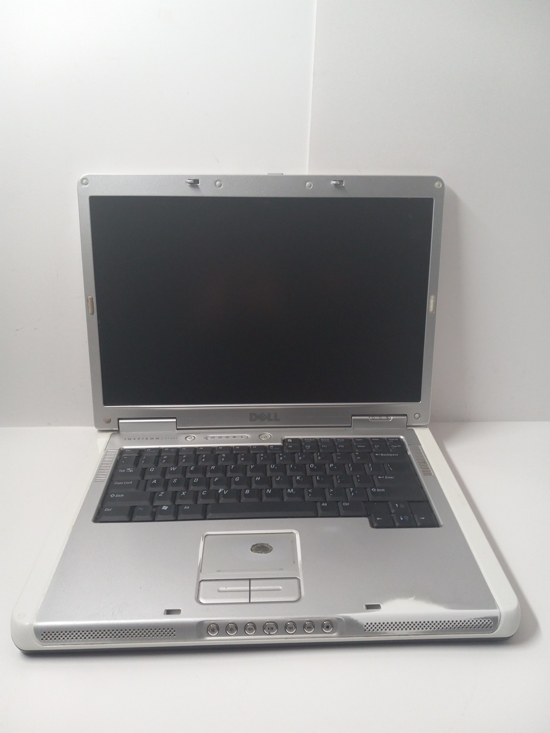 dell inspiron E1505 AS IS No POWER CORD gallery