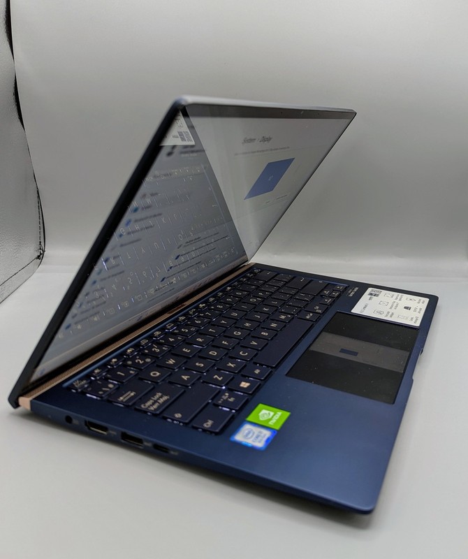 ASUS UX434FLC-C72P-CA 14.0" Laptop Intel Core i7 10th Gen 10510U (1.80 GHz) 16 G gallery