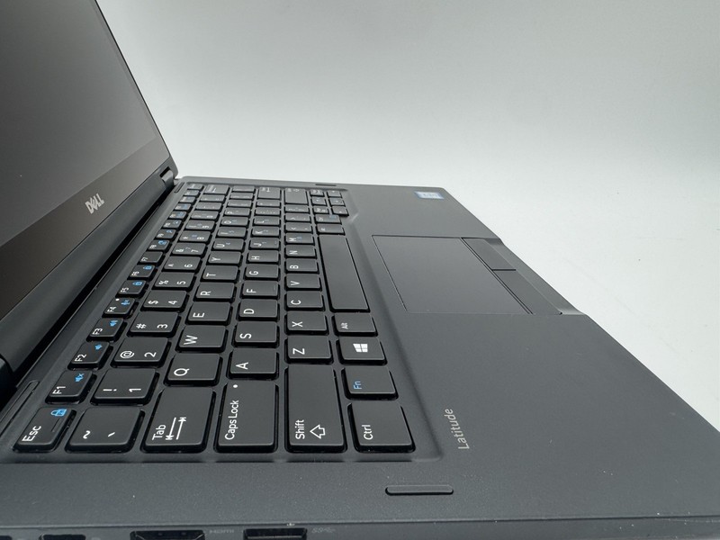 Dell Latitude 5289 2-in-1 12.3" i5-7600U@2.8GHz, 8GB RAM, 256GB, Win 11 Pro gallery