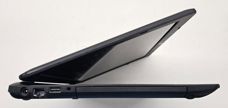 Toshiba Satellite C55-B2598 Laptop Intel Celeron N2830 4GB Ram 500GB NO OS (FL) gallery