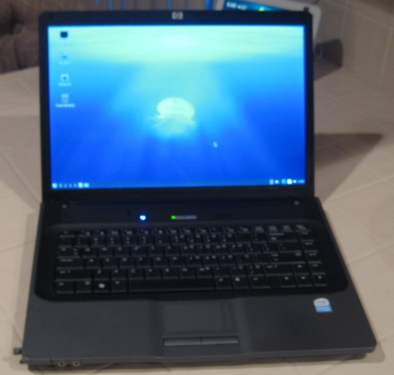 HP 530 15.4" Laptop Intel Celeron 1.6 GHz 2GB RAM 120GB HDD gallery