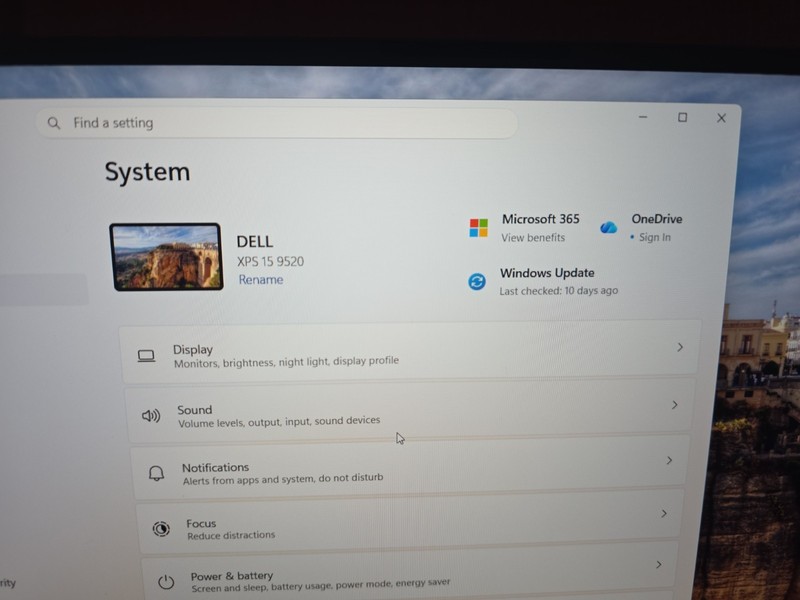 Dell XPS 15 9520 **READ Description** gallery