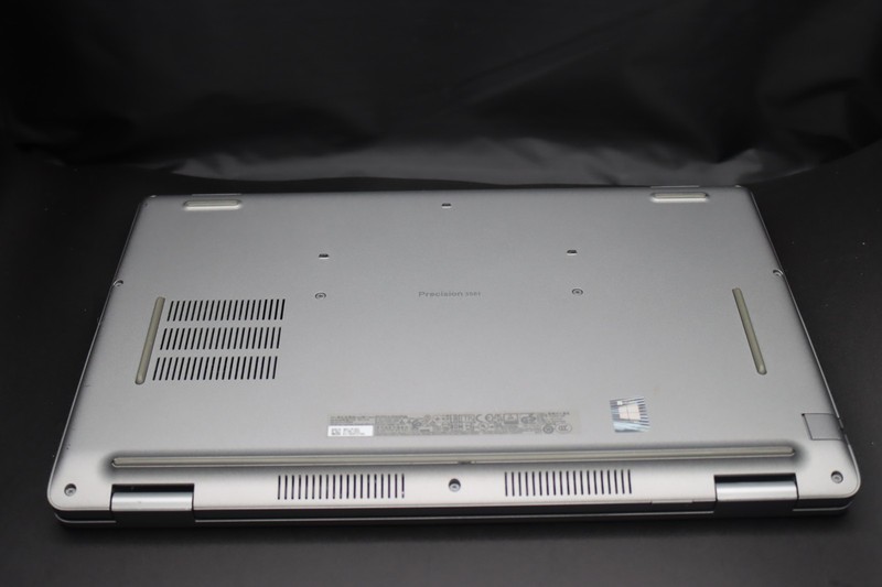 Dell Precision 3561 15.6" (500GB SSD, Intel Core i7-11800H, 16GB RAM) NVIDIA gallery