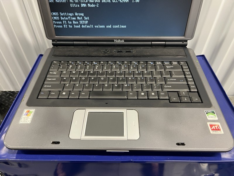Winbook 331 Laptop 15.4" Notebook (AMD Turion 64 X2) Laptop Vintage iBook / prop gallery