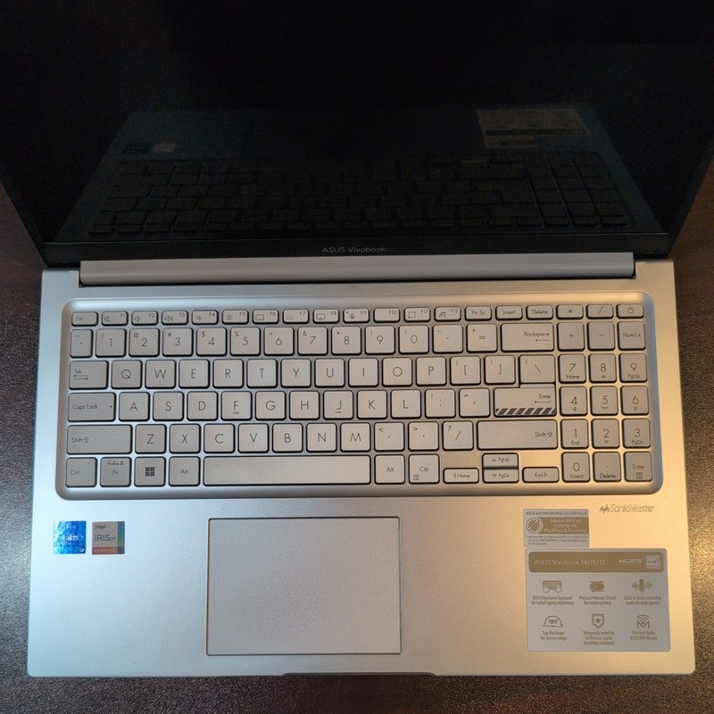 Asus Vivobook 15 F1504Z Touchscreen 15.6" i7-1255U 1.7GHz 16GB RAM 512GB SSD gallery