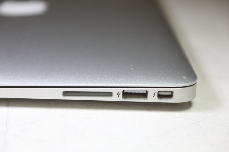 MacBook Air (1466) Intel Core i5-3427U CPU 1.80GHz-4GB RAM-128GB SSD-CatalinaOS gallery