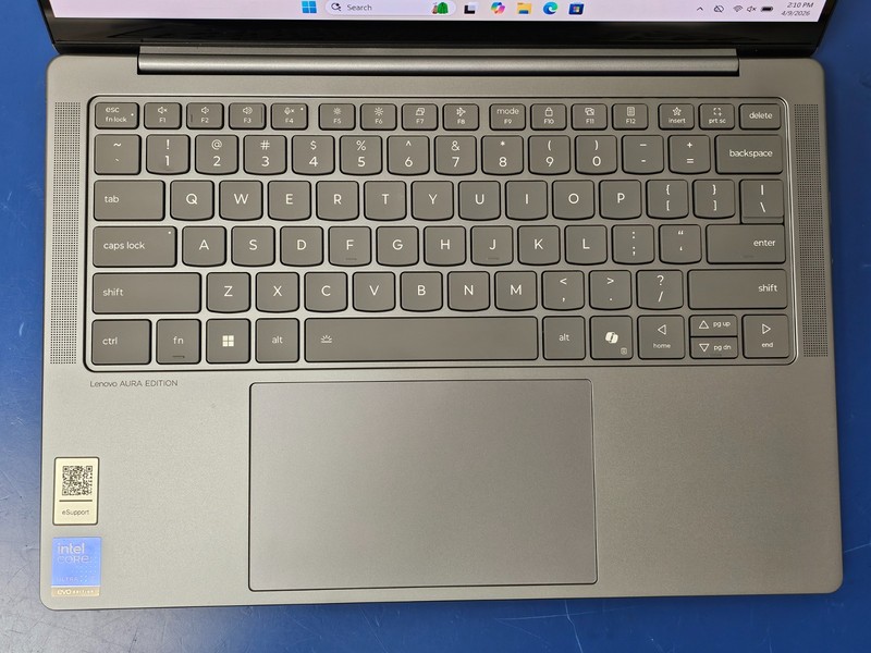 Lenovo Slim 7 14ILL10, Intel Core Ultra 7 258V, 2.20 GHz, 32 GB RAM, 1 TB NVMe gallery