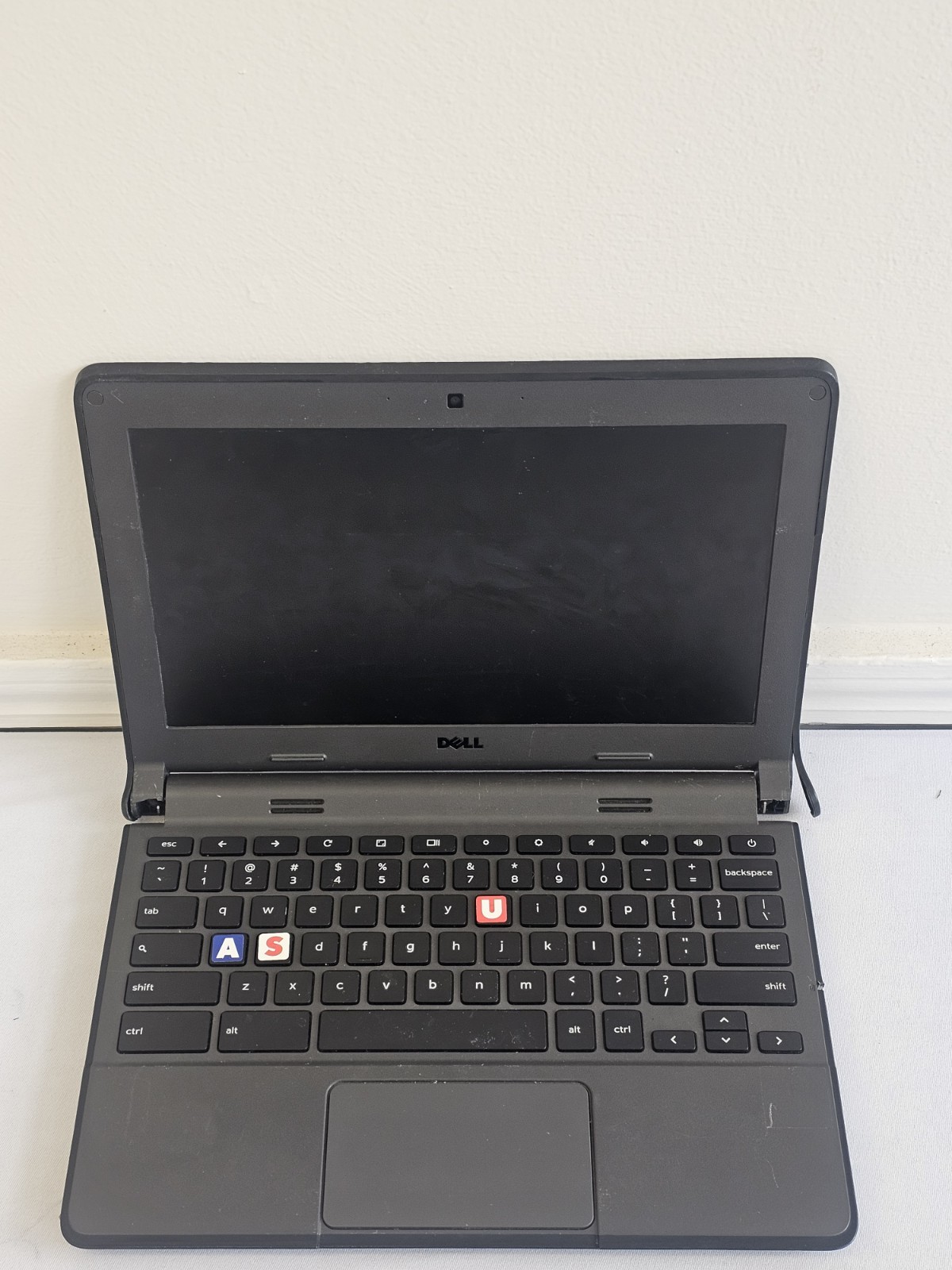 Dell Chromebook 11 P22T Laptop - Intel Celeron N2840 - 4GB RAM - 16GB SSD - READ gallery
