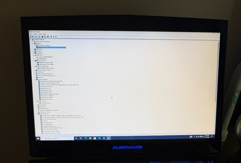 Alienware M17x R3 17" GAMING l 8GB RAM, l 500 GB SSD, 1 500 GB HDD Core i7 gallery