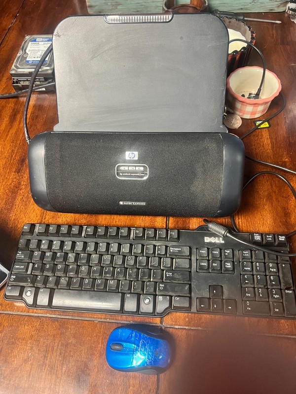 HP Pavilion zd7000 17in Intel P4 2.8GHz 512mb 80GB Win XP w/ Expansion Base gallery