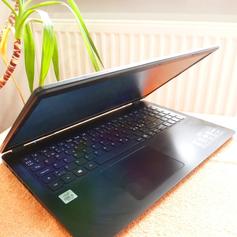 Acer A315 15" FULLHD Ultrabook l 512GB SSD Windows 11 Pro l Core i5 10 Gen gallery