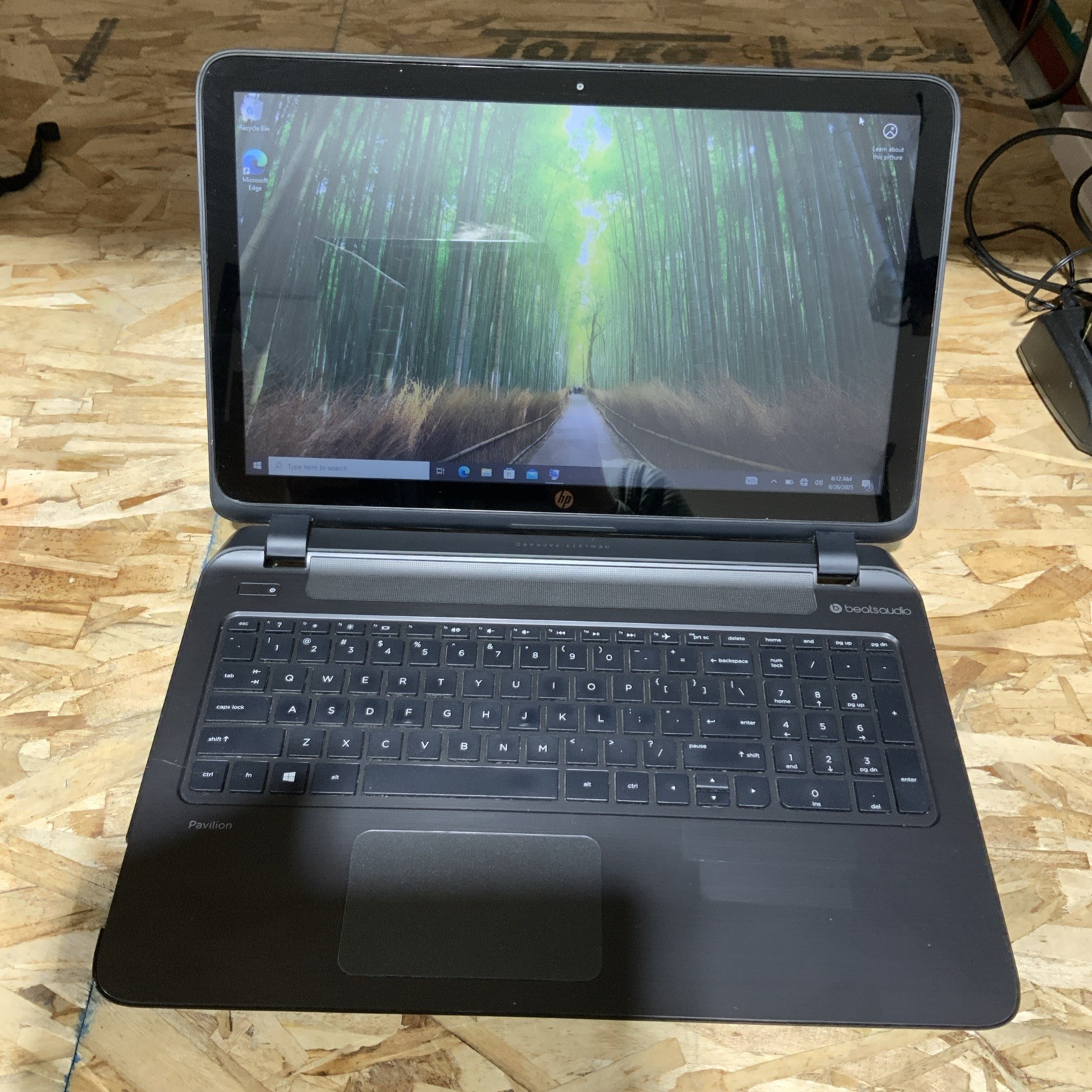HP Pavilion 15 Notebook - 15" 15-p227NR - AMD A10-5745M - 8GB 1TB HD Win 10 H093 gallery