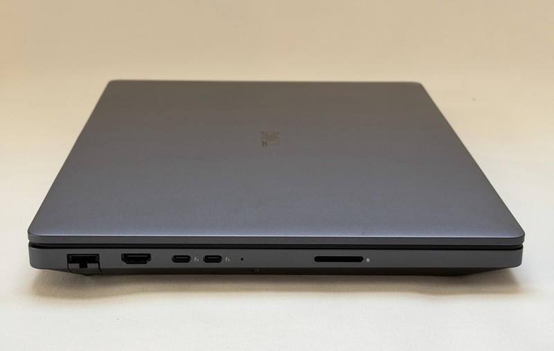 Dell Pro Max 16 Plus FHD+ Ultra 9 285HX 64GB 2TB RTX PRO 3000 gallery
