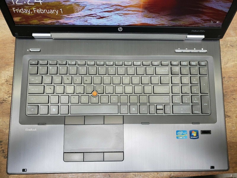 Workstation HP 8760w 17.3" FHD i7-Quad (2x 1TB) SSD 16GB DVDRW Quadro K3000M 2GB gallery