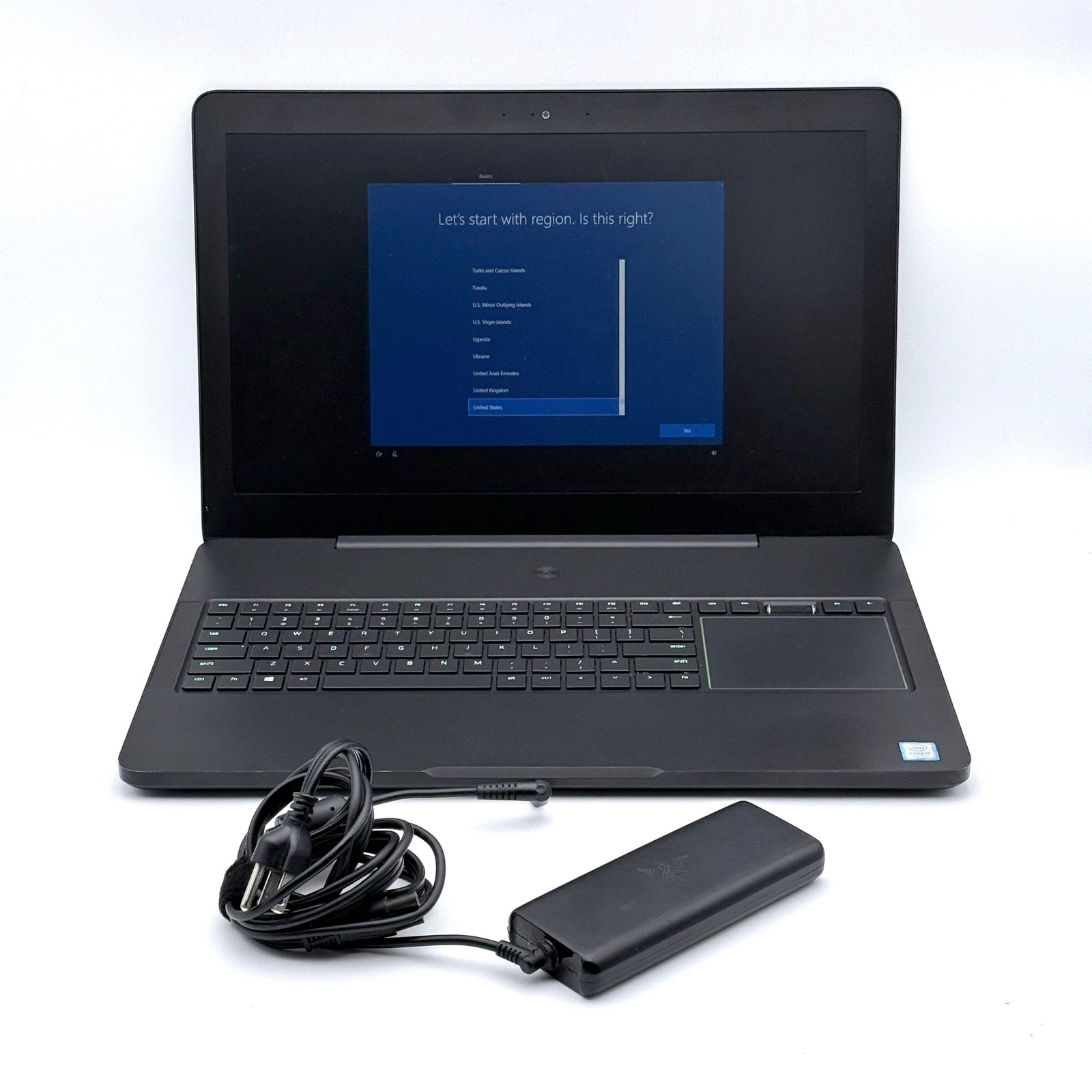 Razer Blade Pro 17 17.3-inch Gaming Laptop i7-7700HQ GTX 1060 16GB 256GB SSD + 2 gallery