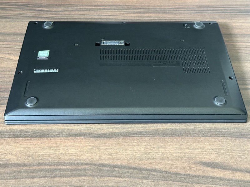 Lenovo Thinkpad T470s (256GB SSD, Intel Core i5-6300U, 2.40 Ghz, 8GB) Laptop - gallery