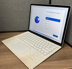 Microsoft Surface Laptop i5-7300U 8GB RAM 128GB SSD