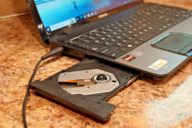 Active 22H2 Version WIN10 PRO Toshiba C855D AMD A6@2.70GHz,4GB RAM,720GB HDD gallery