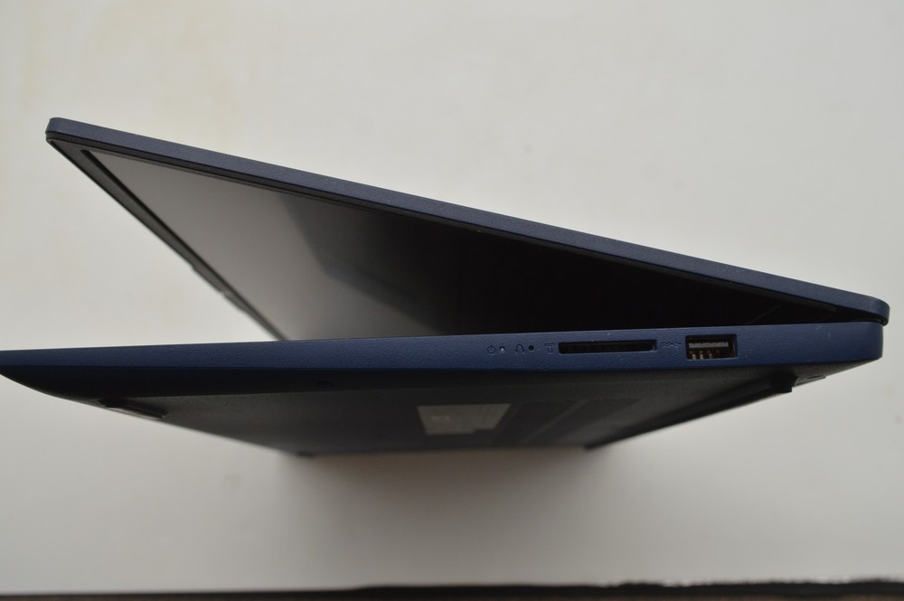 Lenovo IdeaPad Slim 3 15IRU8 Core i3-1315U 1.2GHz 8GB 256GB SSD PC1795883