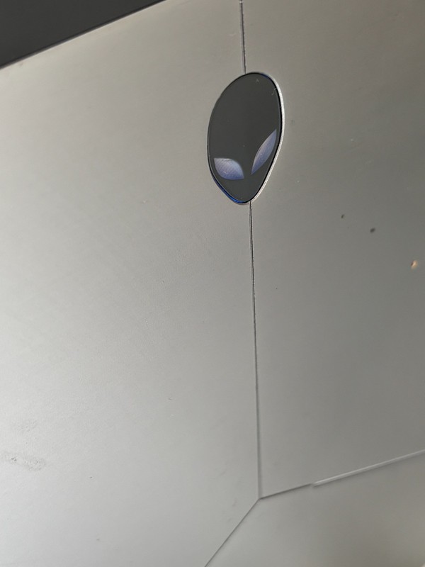 ALIENWARE 17 R3 GAMING i7-6700HQ 2.6GHZ RAM 8GB SSD 512GB NVIDIA GTX 970M gallery
