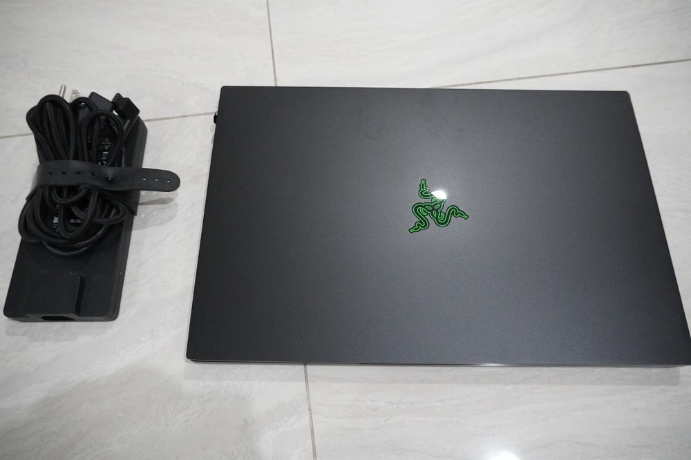 Razer Blade Pro 17 i7-10875H RTX 2080 Super Max-Q 16GB 512GB SSD RGB SD READ
