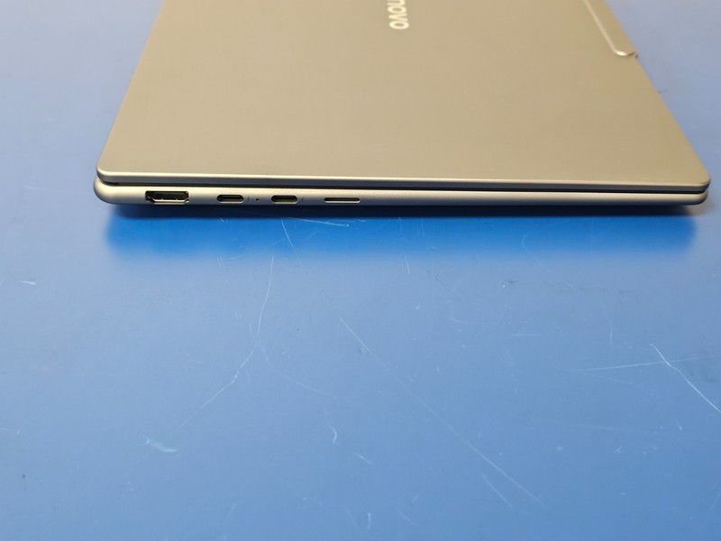 Lenovo Slim 7 14ILL10, Intel Core Ultra 7 258V, 2.20 GHz, 32 GB RAM, 1 TB NVMe gallery