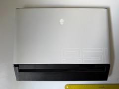 Dell Alienware Area-51m i9-9900K 3.60 64GB DDR4 256 GB M.2 RTX 2080 144mhz