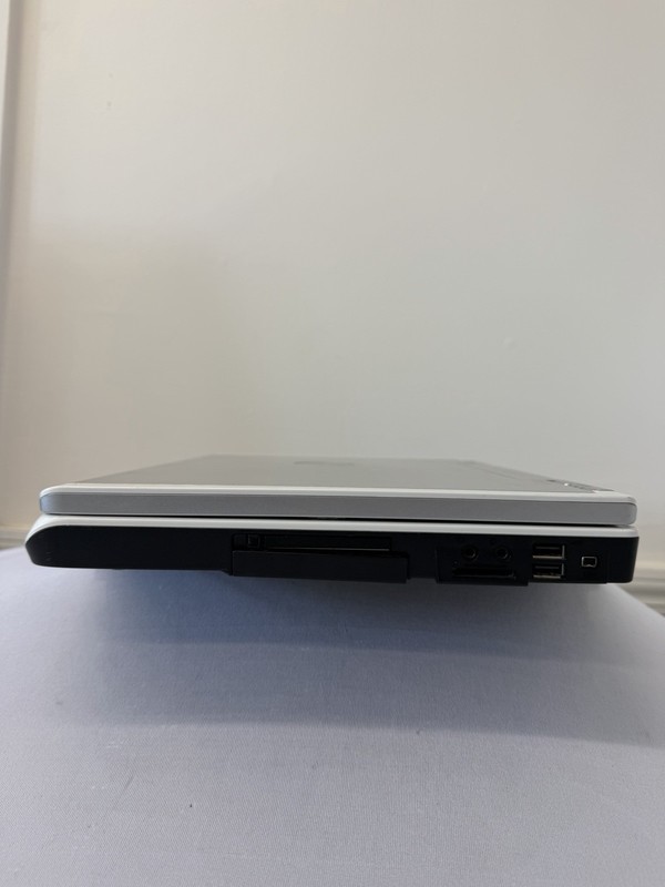 Dell Inspiron E1505 Laptop - Good Screen - Intel Solo 06E8 - RAM 1 GB - Read Des gallery