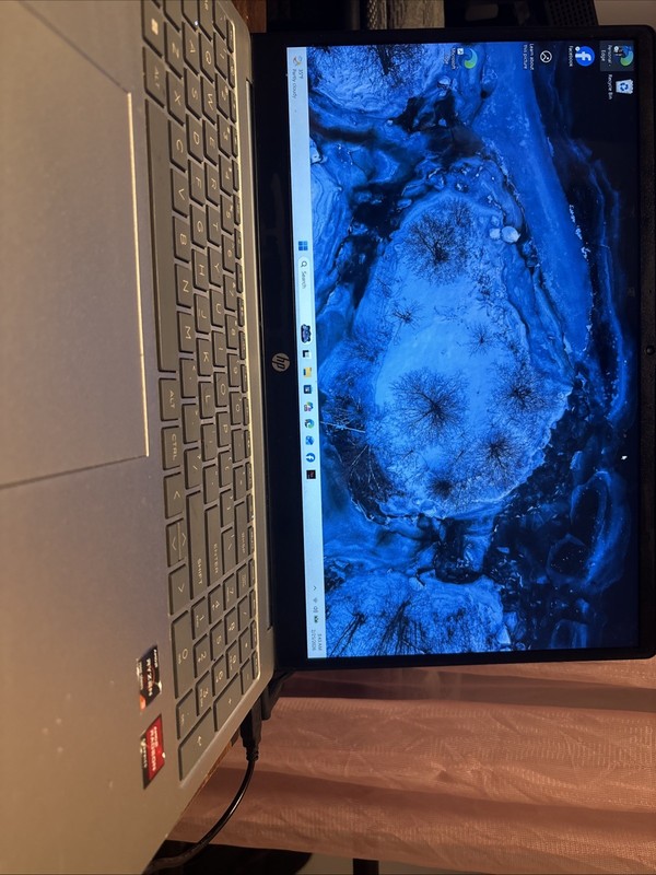 8/10 Great Condition Hp Laptop 15-fc0xxx Touch Screen 8Gb gallery