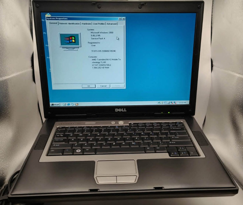 Vintage Dell Laptop Windows 2000 4GB 120GB | RS232 Serial Com Port | New Battery gallery