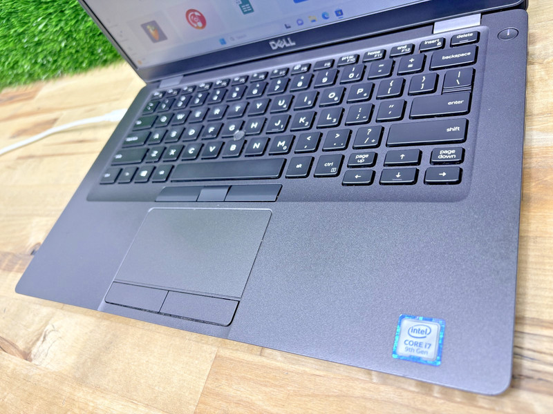 Dell Latitude 5401 14" Intel i7-9th Gen 2.60GHz 16GB RAM 256GB SSD Win 11 Pro* gallery