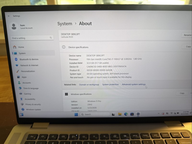 Dell Latitude 9520 15.6in FHD - Intel i7-1185G7 - 32GB RAM 1TB SSD - POOR BATT gallery