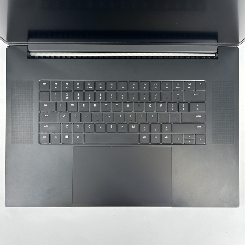 Razer Blade 18 240Hz QHD+ 2.2 GHz i9-13980HX 64GB 2TB RTX 4090 - THERMAL ISSUE gallery