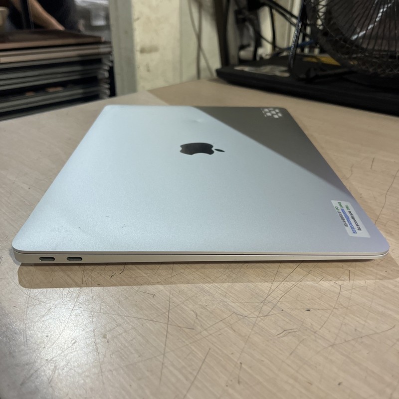 APPLE MACBOOK AIR "M1" 8 CPU/7 GPU 13" 3.2GHZ 8GB RAM 128SSD gallery
